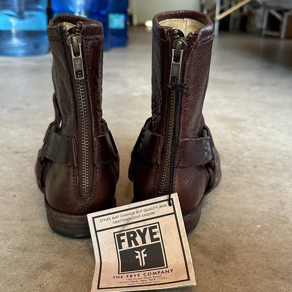 Frye Women’s Above Ankle Boots - Picture 4 of 10